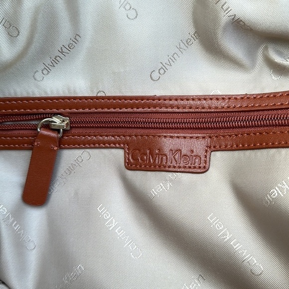 Calvin Klein Quilted Tote - Olive Green - Picture 13 of 16